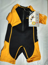 Chargez l'image dans le visualiseur de la galerie, Aqua Sphere Kid's Stingray Shorty 2mm Wetsuit Orange/Black